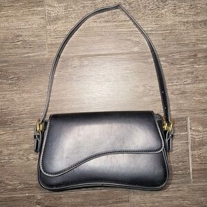 Elegant Black Leather Shoulder Bag